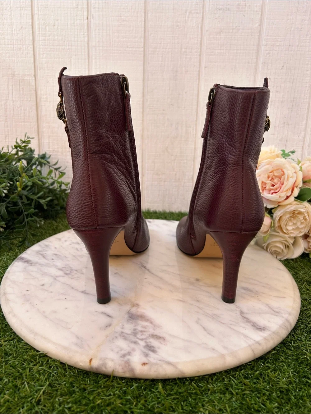 Tory Burch skirts that toe